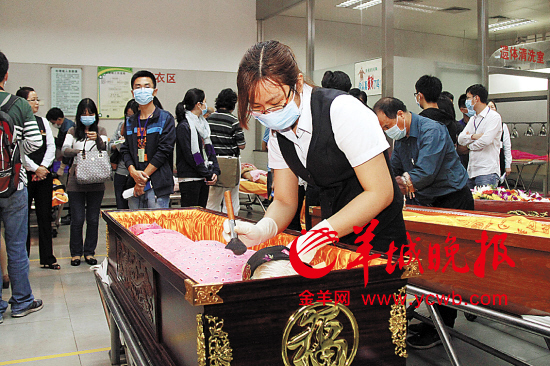 東莞殯葬行業(yè)歧視嚴(yán)重 殯儀館路牌