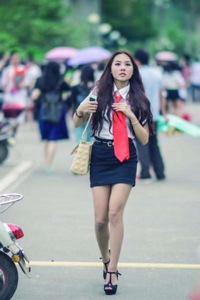 男生留言圖書館:女生穿著暴露影響學習