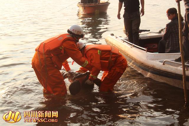 四川涼山兩名大學生下水救同學不幸溺亡(圖)