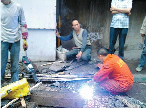 達州:施工挖爆天然氣 醫院百人“奪路狂奔”(圖)