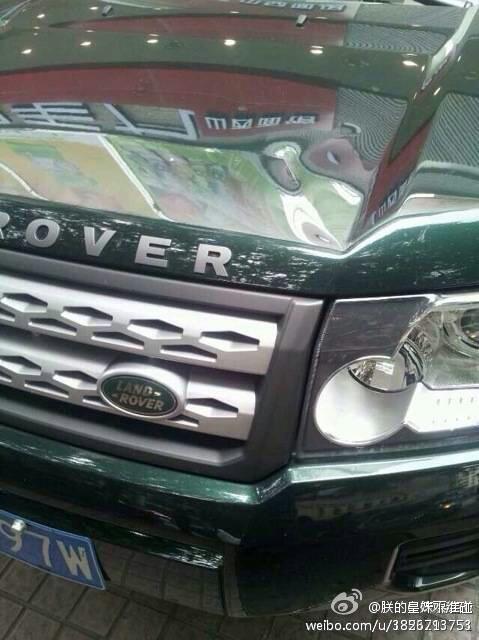 廣州一男子持斧街上亂砍 連砍20余車