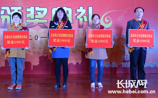 河北醫(yī)生賈永青頑強敬業(yè)故事引發(fā)社會強烈反響