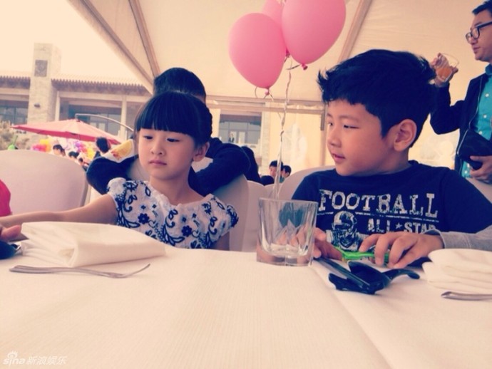 組圖：森碟慶生 石頭參加生日宴對話萌哭網友
