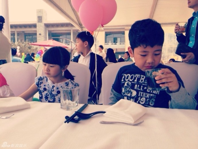 組圖：森碟慶生 石頭參加生日宴對話萌哭網友