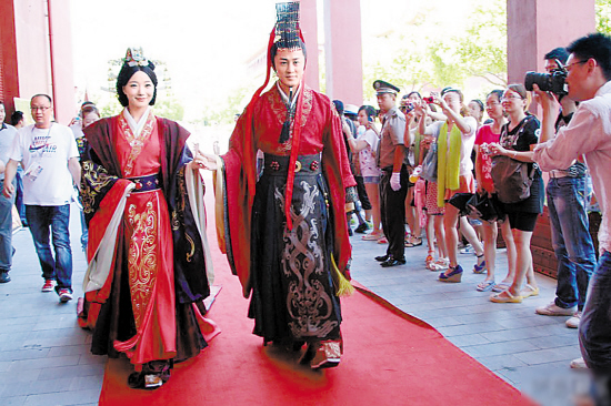 陸毅劉愷威黃曉明吳奇隆 電視劇“皇帝”比帥(圖)