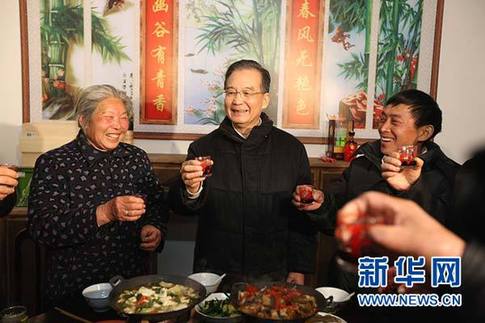 溫家寶在大別山革命老區與干部群眾共度春節紀實