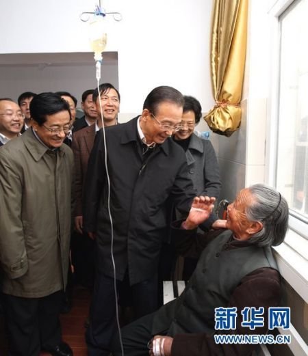 溫家寶:努力實現今年經濟社會發展目標