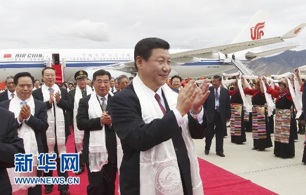 習近平率中央代表團飛抵拉薩 出席西藏和平解放60周年慶祝活動