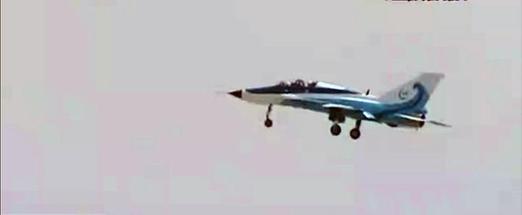 中國海軍型殲教9高教機模擬航母起降訓(xùn)練