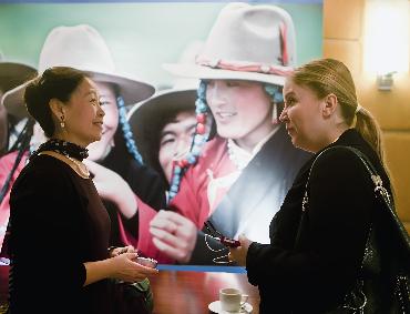 “發展中的西藏”圖片展在雅典展出