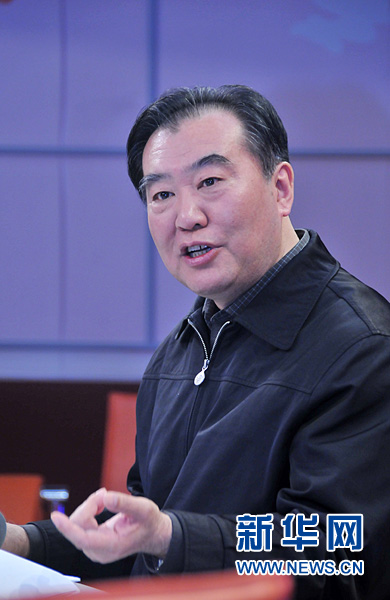 安監(jiān)總局新聞發(fā)言人解讀40號(hào)文件 談校車安全管理