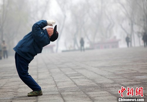 環(huán)保部通過空氣質(zhì)量新標(biāo) 增設(shè)PM2.5濃度限值