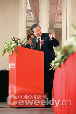 國務院參事:縮小“四大差距”比漲工資重要