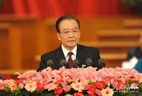 溫家寶:積極穩(wěn)妥推進(jìn)戶籍管理制度改革 推動實(shí)行居住證制度