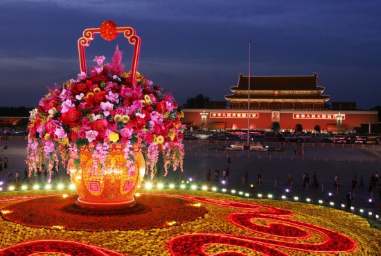 天安門“史上最大花籃”竣工 將擺放至十八大閉幕