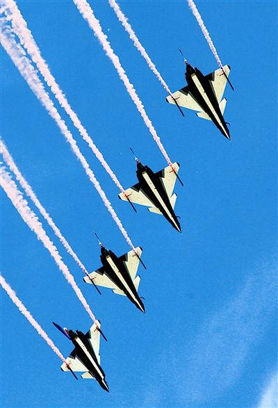 國產新一代精銳戰機將集體亮相珠海航展(圖)