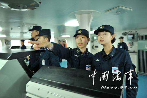 揭秘遼寧艦再次海試前景象:甲板上熱火朝天