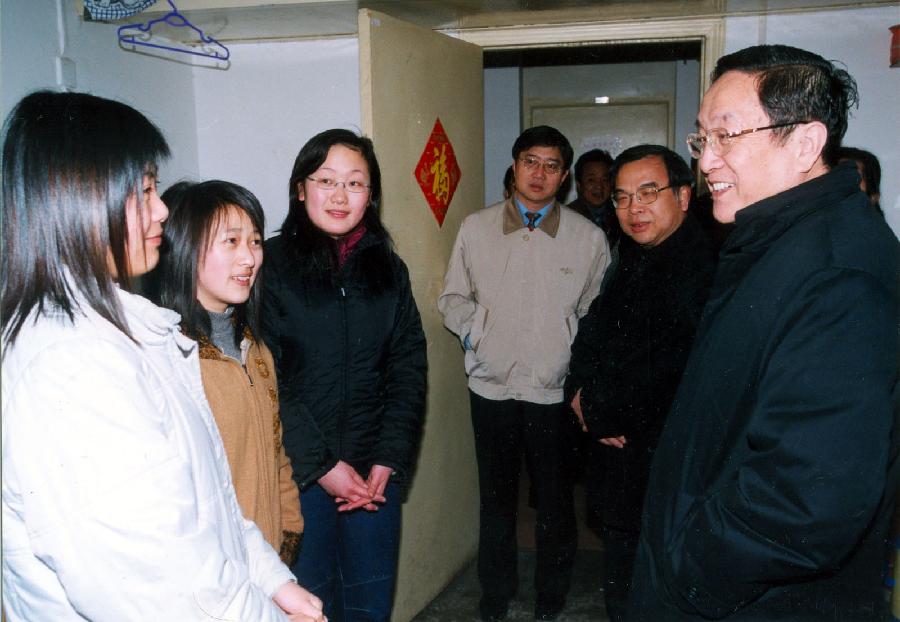 “多做實(shí)事不圖虛名”——記中共中央政治局常委俞正聲