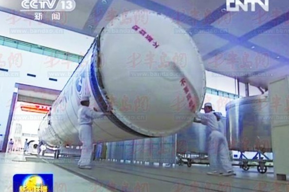 神十飛船運抵酒泉 實拍押運車隊運送過程