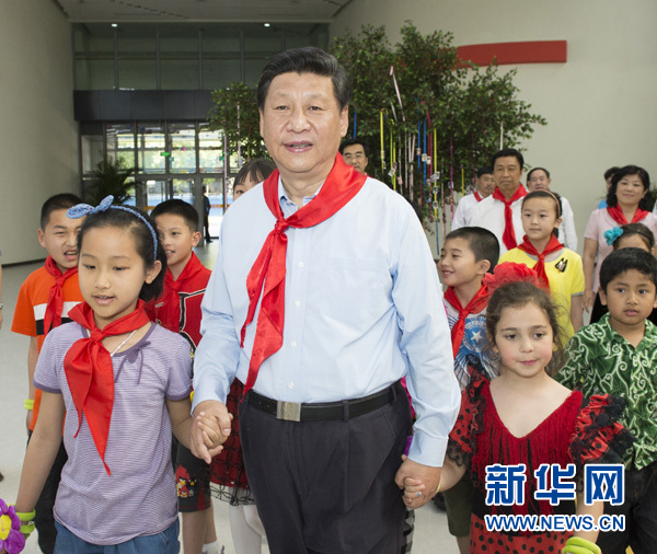 習近平:依法打擊破壞少兒身心健康言行