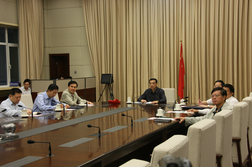 李克強召開關于德惠市特別重大火災事故視頻會議