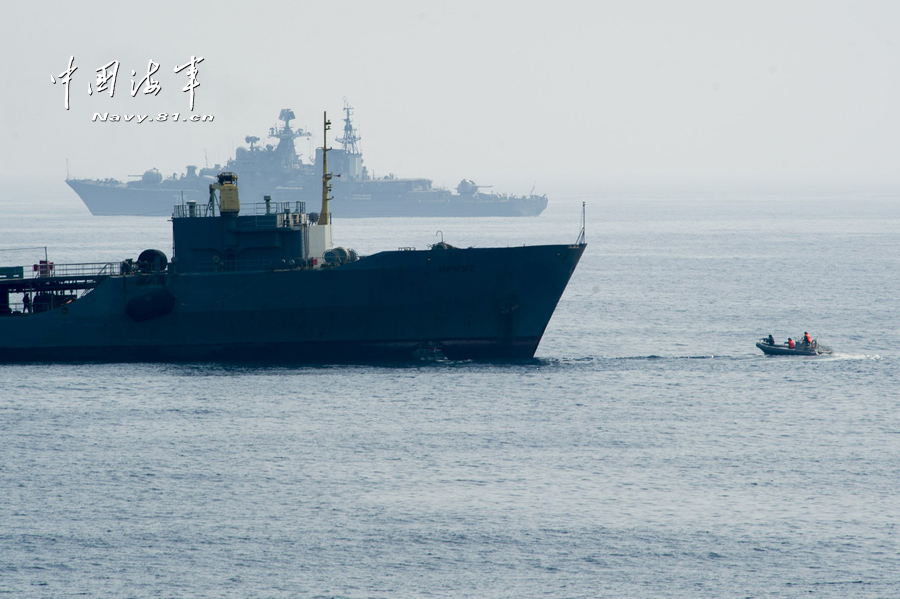 中俄聯(lián)合軍演 我軍直-9與俄巡洋艦并肩反潛