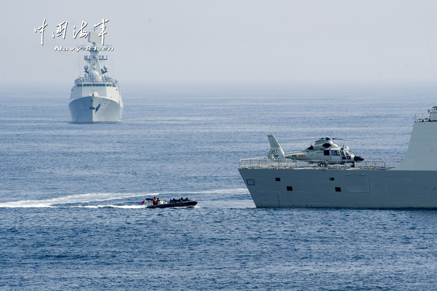 中俄聯(lián)合軍演 我軍直-9與俄巡洋艦并肩反潛