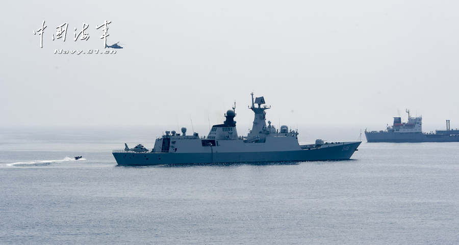 中俄聯(lián)合軍演 我軍直-9與俄巡洋艦并肩反潛