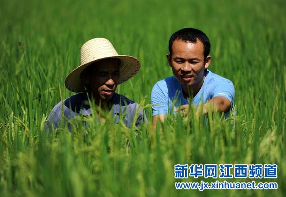 “這個小伙子很實在，我們相信他。”——記大學生“村官”邢鐳