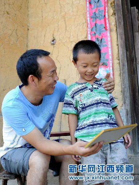 “這個小伙子很實在，我們相信他。”——記大學生“村官”邢鐳