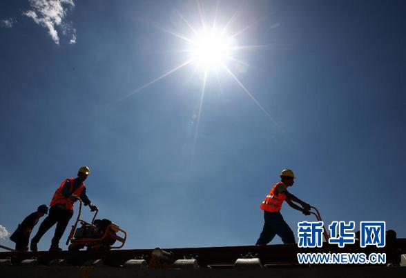 21次國務(wù)院常務(wù)會釋放新一屆政府經(jīng)濟(jì)調(diào)控政策信號