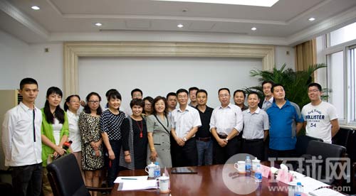 網民代表:社會各界應聯手出擊 共同打擊網絡謠言