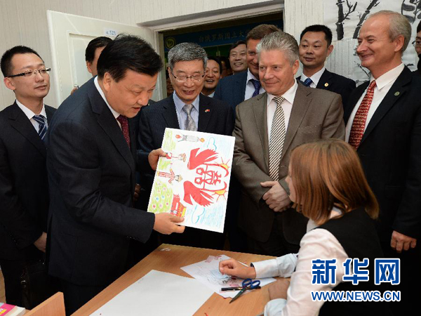 劉云山對白俄羅斯進行正式友好訪問