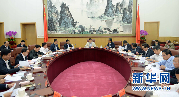 劉云山:教育實踐活動要堅持從嚴標準 防止虎頭蛇尾