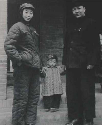 習仲勛家風嚴到“不近人情”：教女兒“夾著尾巴做人”