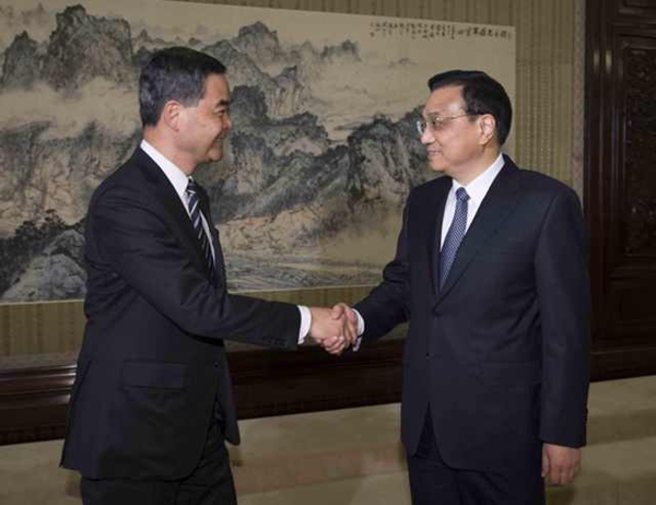 李克強(qiáng)會(huì)見(jiàn)香港特區(qū)行政長(zhǎng)官梁振英