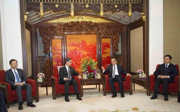 李克強(qiáng)會見香港特區(qū)行政長官梁振英