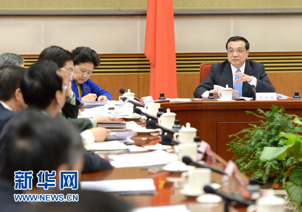 李克強(qiáng)主持黨外人士座談會(huì) 聽(tīng)取對(duì)政府工作報(bào)告意見(jiàn)和建議