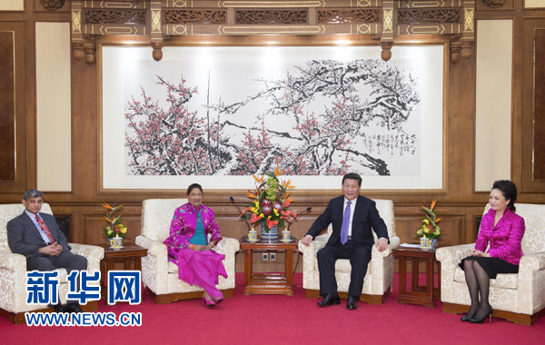 習(xí)近平會(huì)見(jiàn)特立尼達(dá)和多巴哥總理比塞薩爾