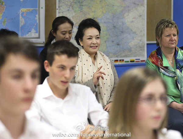 彭麗媛在德國中學講述“中國夢”