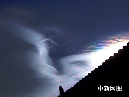 組圖：山西五臺山出現(xiàn)五彩云