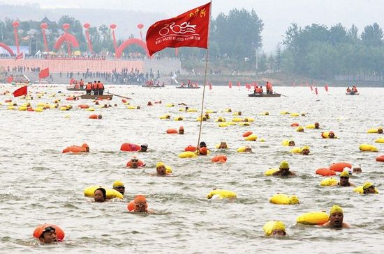 河津市舉辦“2011中國(guó)三門峽橫渡母親河”活動(dòng)