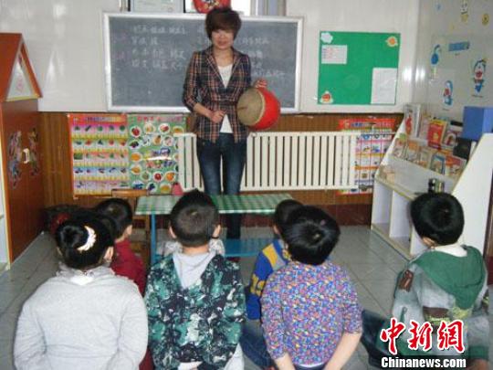 河北女孩棄學培養弟弟 已教會60個聾兒說話 圖