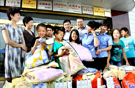 節日里盼來了史媽媽