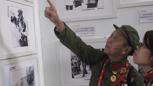 抗美援朝老兵參加平遙攝影大展