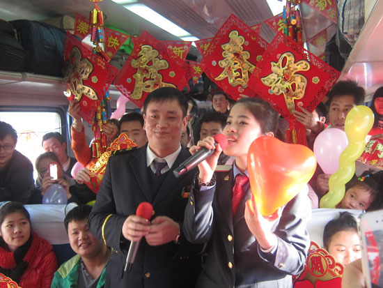 溫馨列車迎春運(yùn)