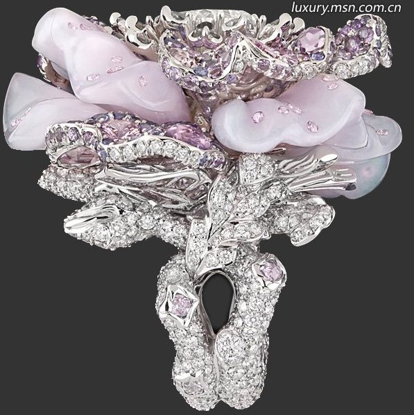 十款頂級(jí)奢品溫馨閃耀致敬母親節(jié)