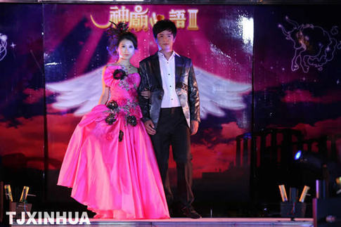 天津：迎“七夕”秀婚禮