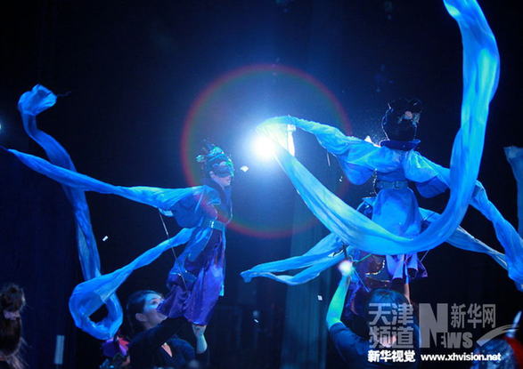 木偶演繹浪漫愛情故事