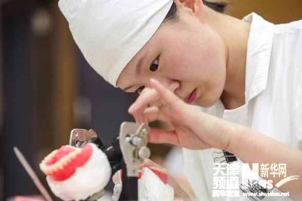 天津：未來“牙醫”賽技能